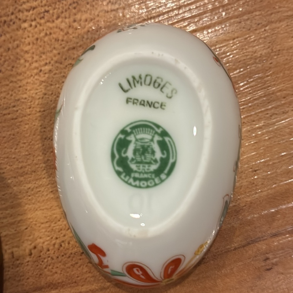 Beautiful Limoges egg - Picture 4 of 4